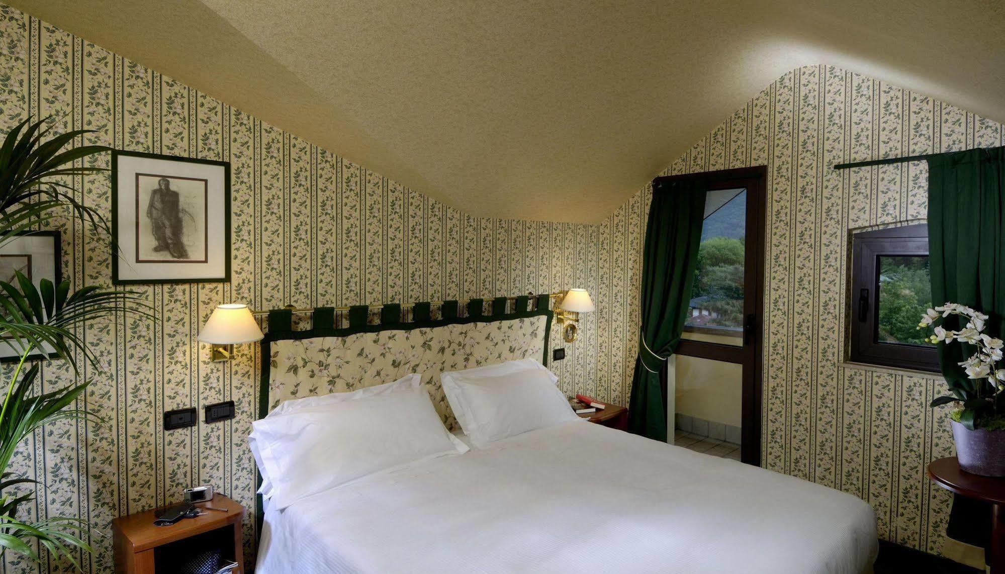 Rizzi Aquacharme Hotel & Spa Boario Terme الغرفة الصورة